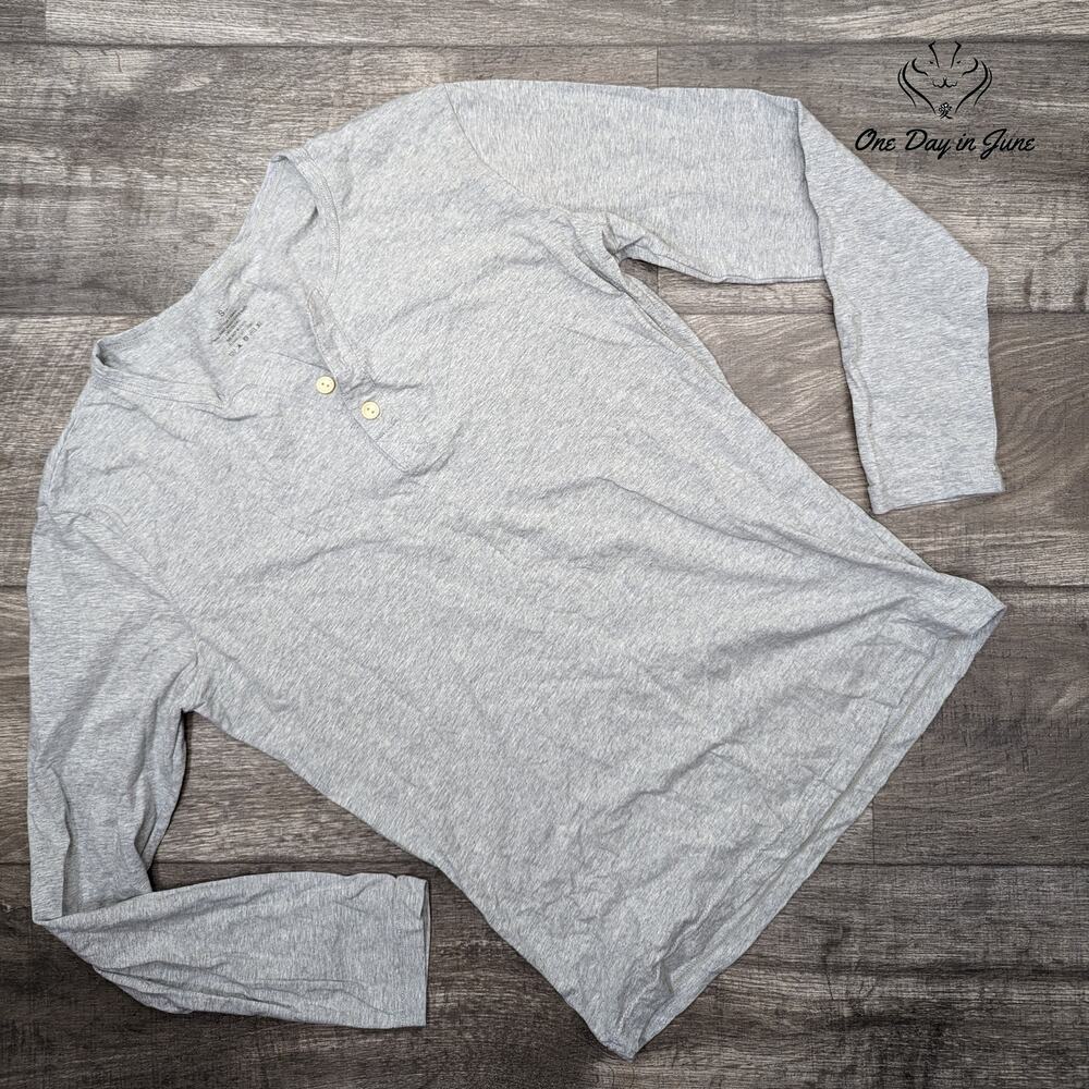 Amzbrly 2 Button Long Sleeve Tee Shirt Size S